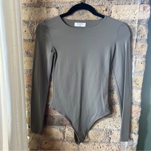 Aritzia babaton contour bodysuit